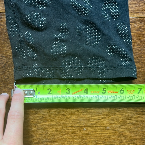Black Glittery Cheetah Print Mid Length Stretchy Shorts Women’s Medium - Picture 11 of 11